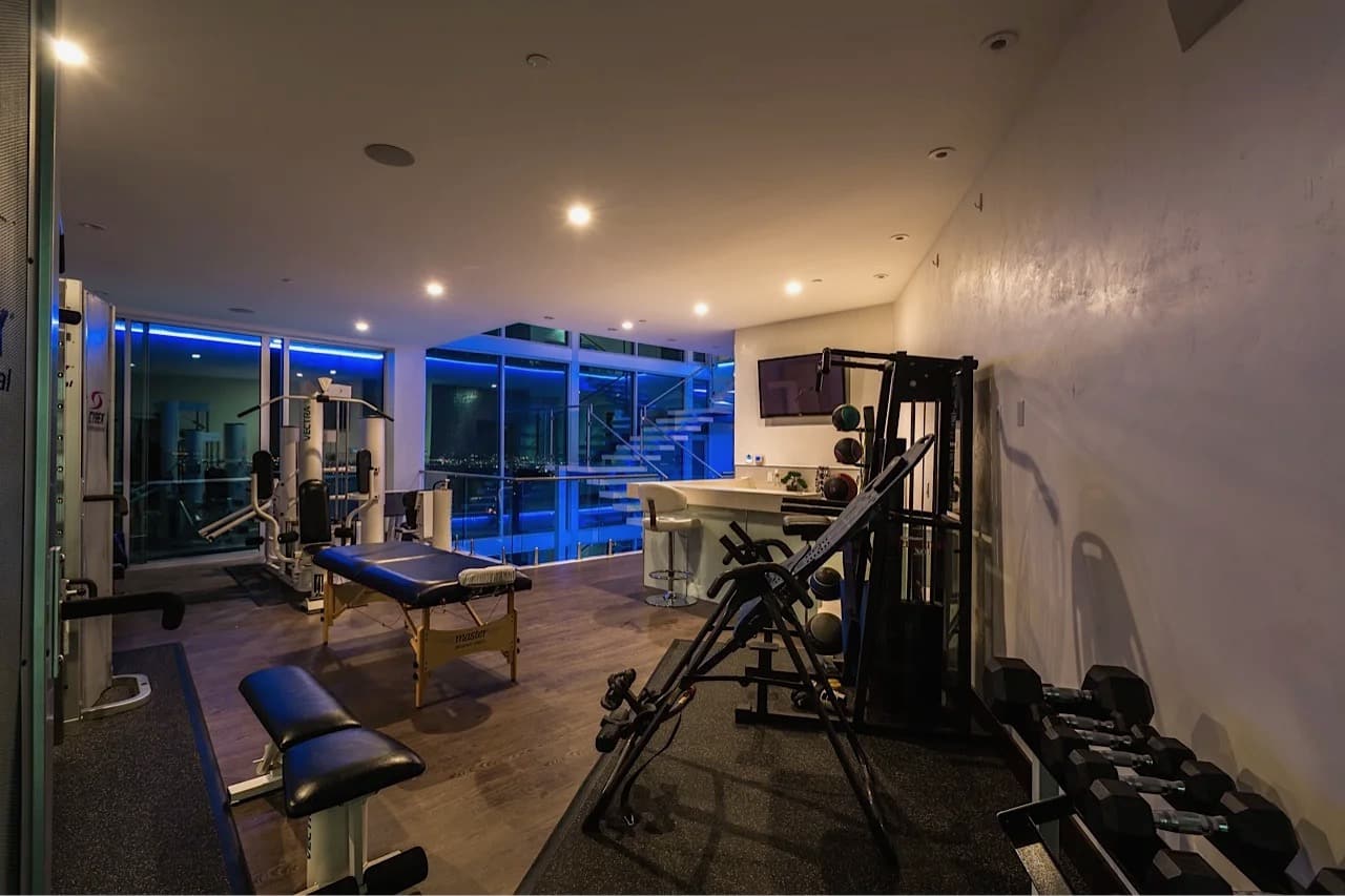 6447 luxury drug and alcohol rehab gym room