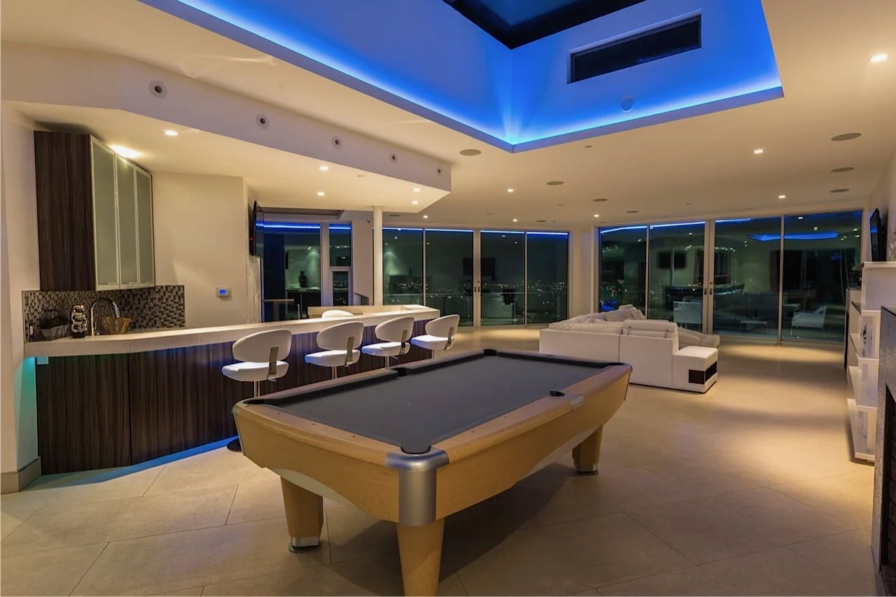 6447 luxury drug and alcohol rehab indoor room