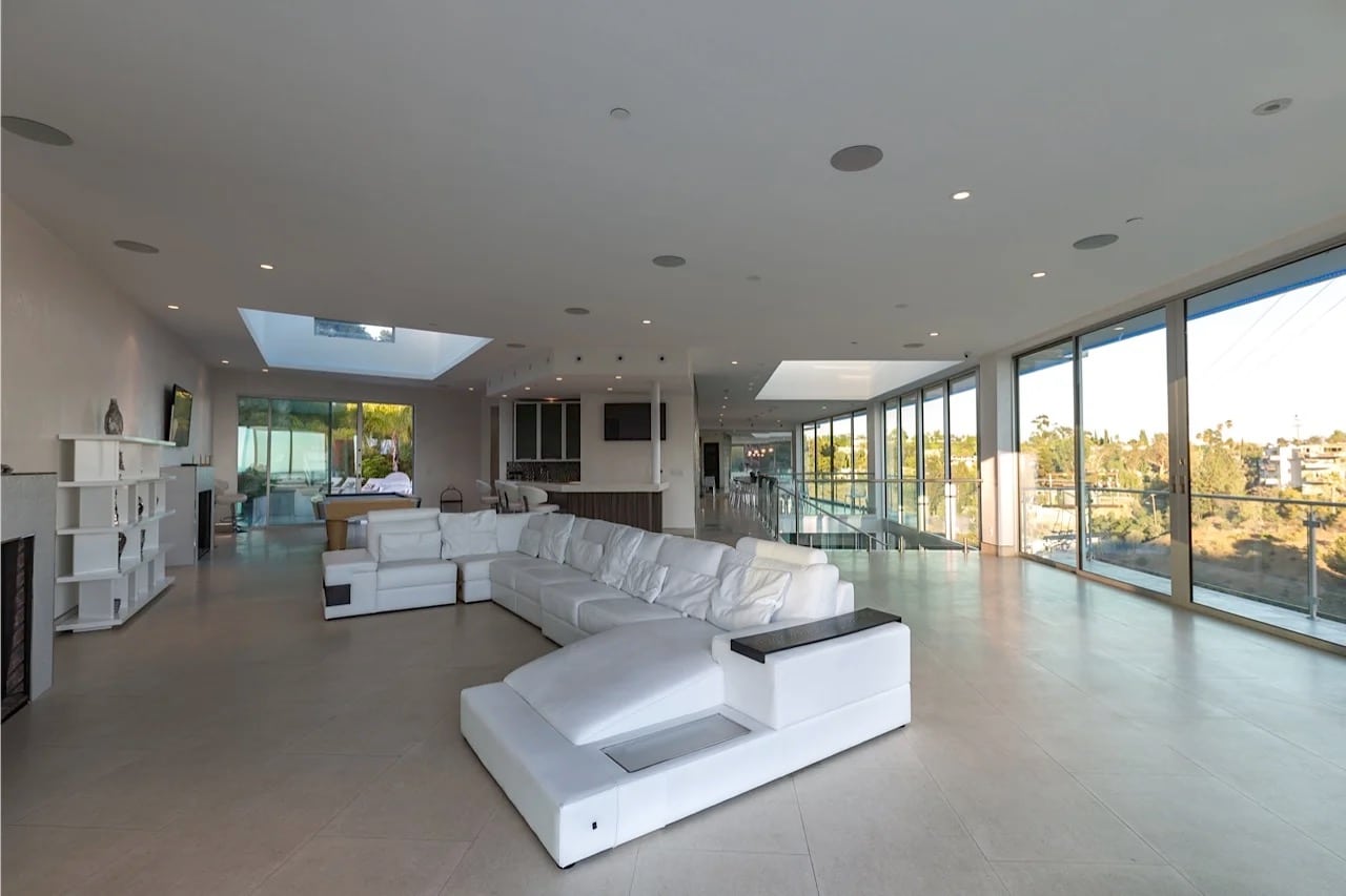 6447 luxury drug and alcohol rehab living room