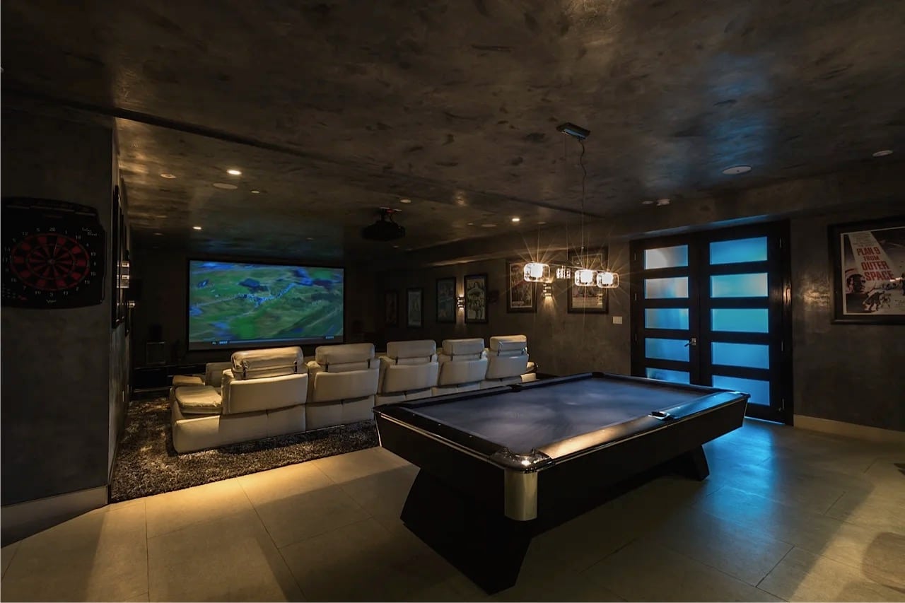 6447 luxury drug and alcohol rehab pool table